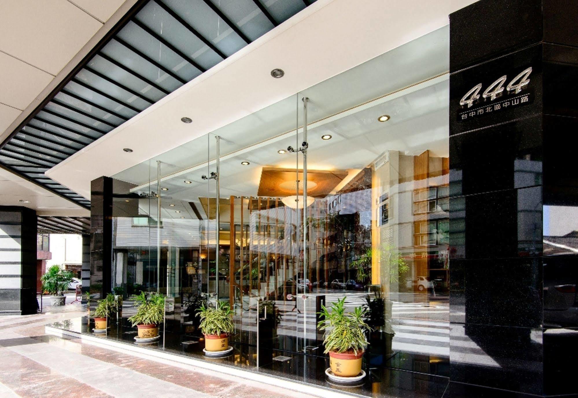高苑商務旅館中山店 台中 外观 照片